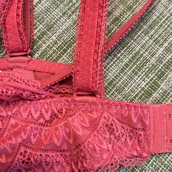 SIMONE PERELE Karma Demi-Cup Convertible Lace Bra. Deep Rose Size 34D NWT - Picture 9 of 10